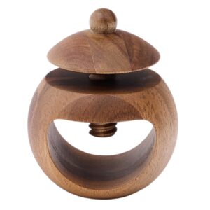 Dřevěný louskáček Kave Home Nukha